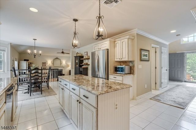 14 Fieldstone Trl, Byram Twp., NJ 07871
