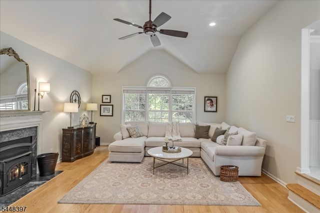 14 Fieldstone Trl, Byram Twp., NJ 07871