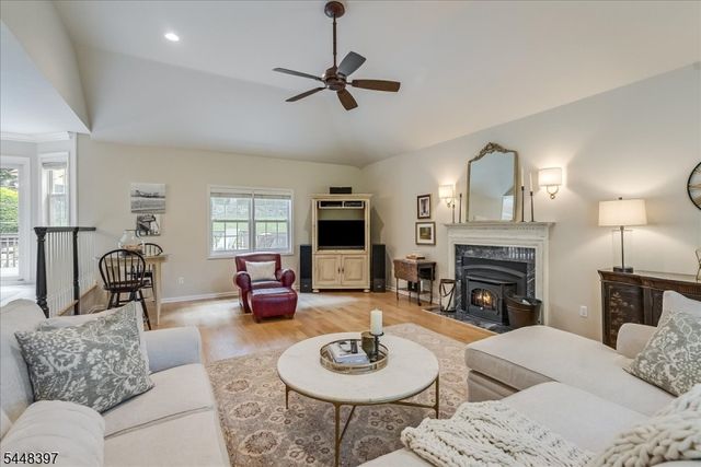 14 Fieldstone Trl, Byram Twp., NJ 07871