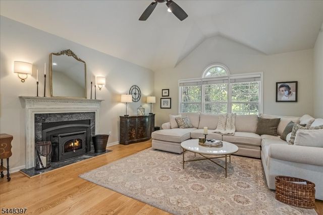 14 Fieldstone Trl, Byram Twp., NJ 07871
