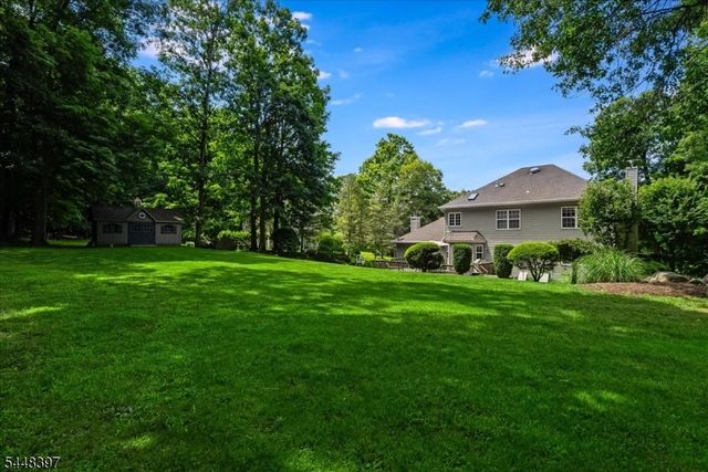 14 Fieldstone Trl, Byram Twp., NJ 07871