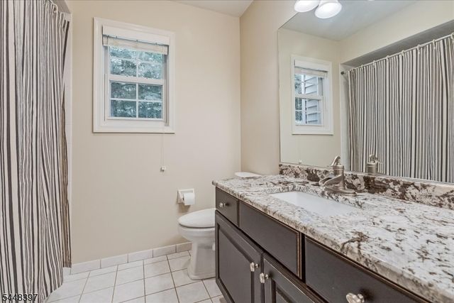 14 Fieldstone Trl, Byram Twp., NJ 07871