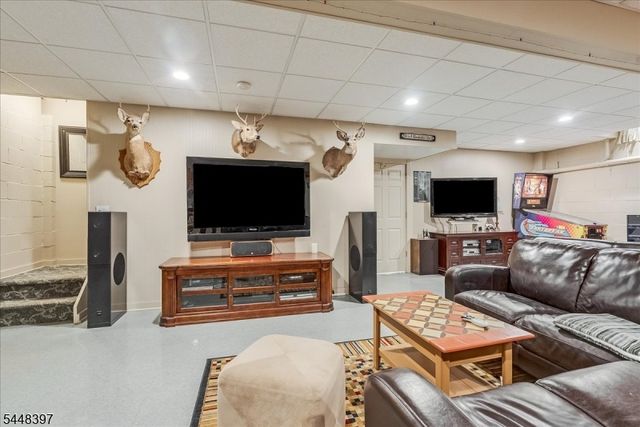 14 Fieldstone Trl, Byram Twp., NJ 07871