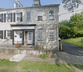 8 Hanover St, Phillipsburg Town, NJ 08865