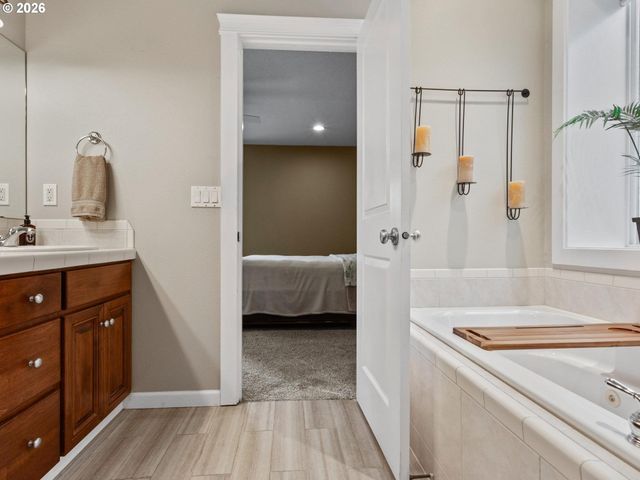 14004 Nw 27TH Ave, Vancouver, WA 98685