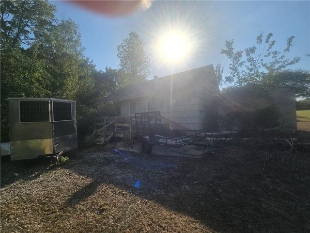8721 ELM Avenue, Kansas City, MO 64138