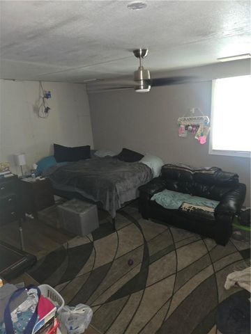 8721 ELM Avenue, Kansas City, MO 64138