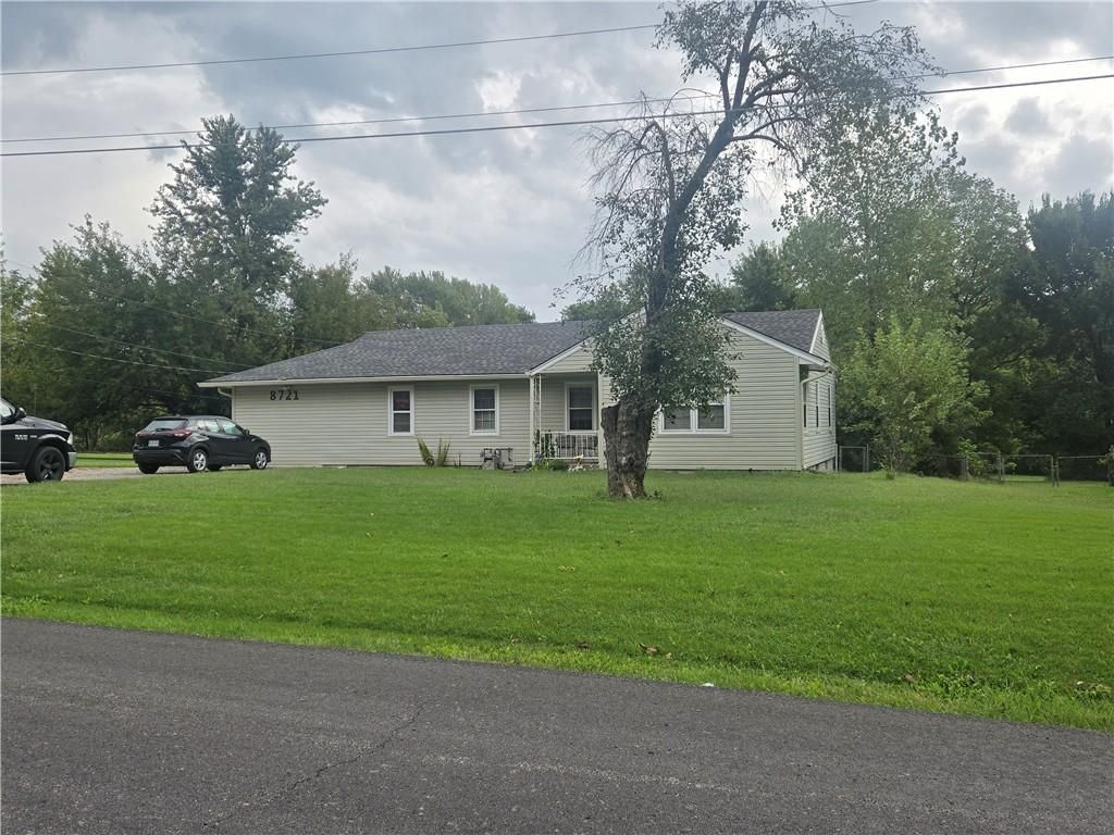 8721 ELM Avenue, Kansas City, MO 64138