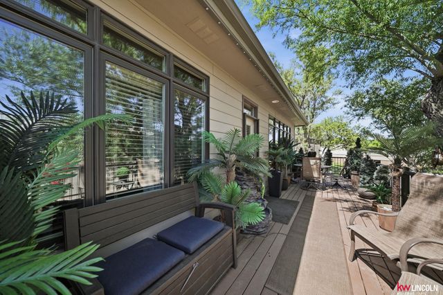 2932 Park Place Court, Lincoln, NE 68506