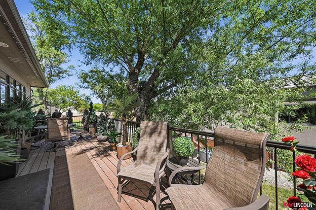 2932 Park Place Court, Lincoln, NE 68506