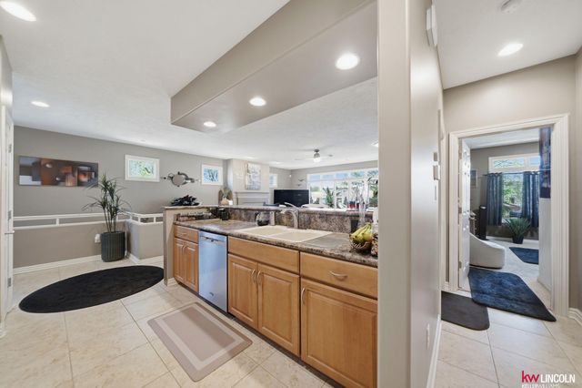 2932 Park Place Court, Lincoln, NE 68506