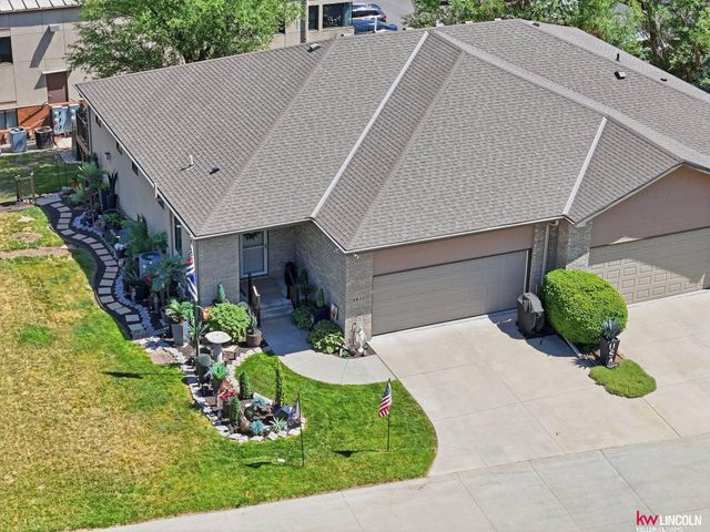 2932 Park Place Court, Lincoln, NE 68506