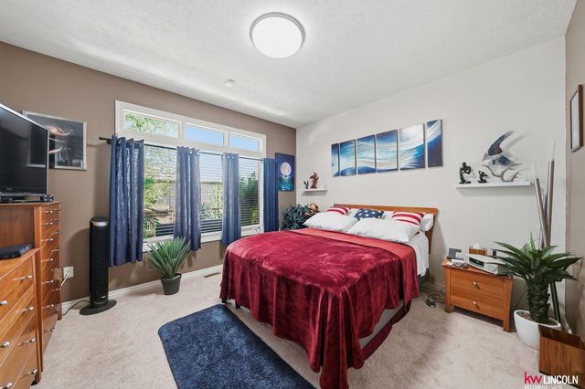 2932 Park Place Court, Lincoln, NE 68506