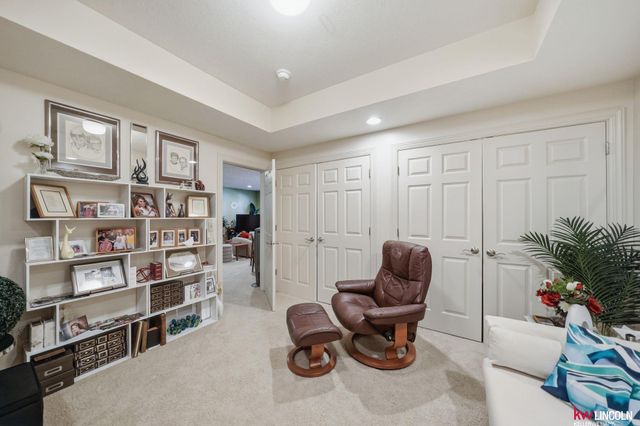 2932 Park Place Court, Lincoln, NE 68506