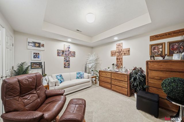 2932 Park Place Court, Lincoln, NE 68506