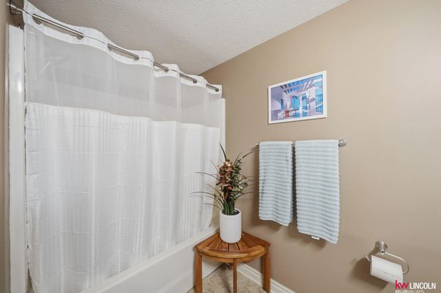 2932 Park Place Court, Lincoln, NE 68506