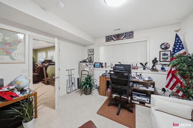 2932 Park Place Court, Lincoln, NE 68506