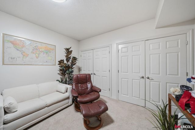 2932 Park Place Court, Lincoln, NE 68506