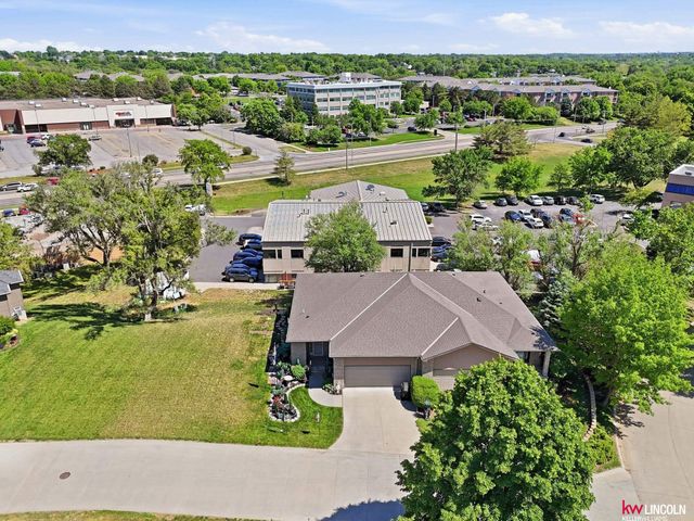 2932 Park Place Court, Lincoln, NE 68506