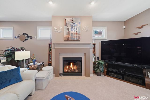 2932 Park Place Court, Lincoln, NE 68506