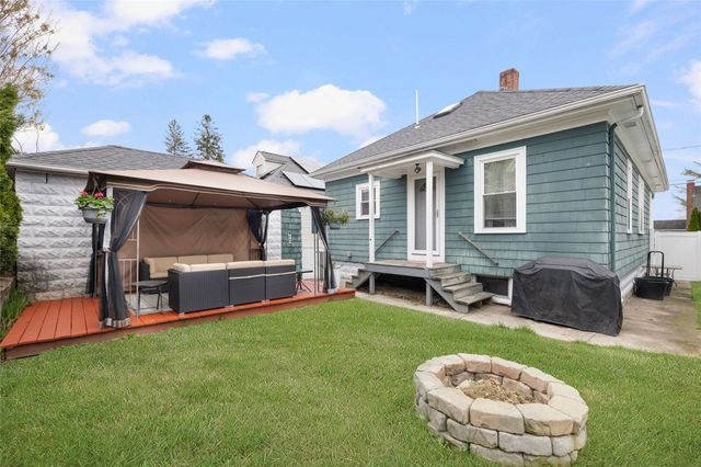 62 Peckham Avenue, North Providence, RI 02908