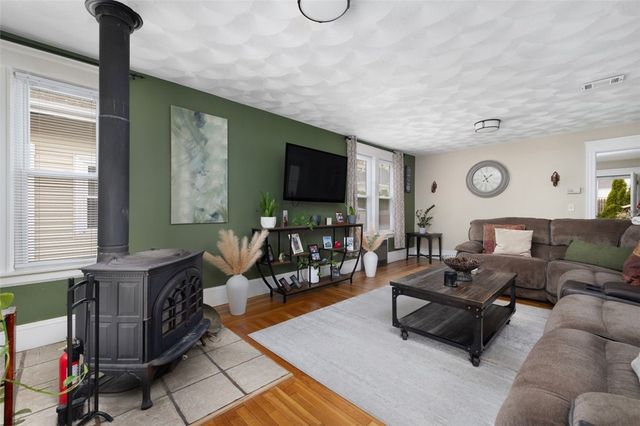 62 Peckham Avenue, North Providence, RI 02908