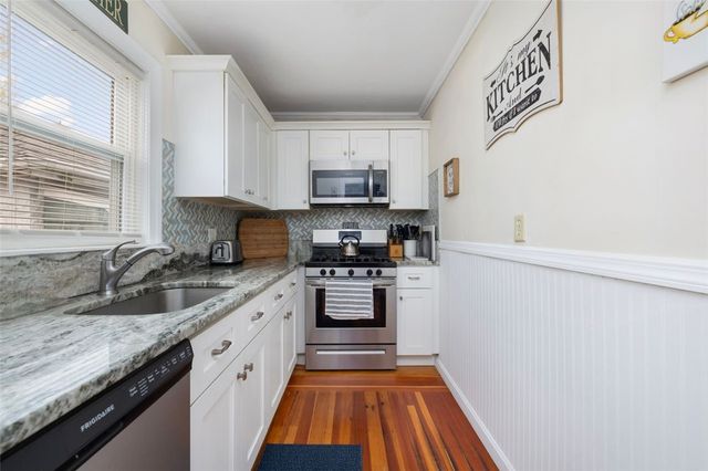 62 Peckham Avenue, North Providence, RI 02908