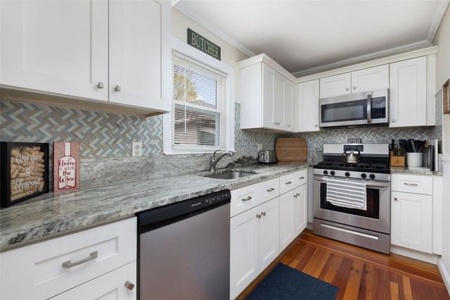 62 Peckham Avenue, North Providence, RI 02908