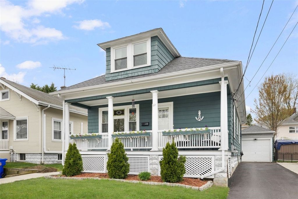 62 Peckham Avenue, North Providence, RI 02908