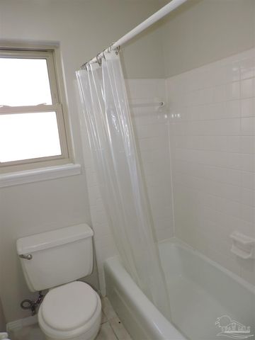 3480 Blueridge Dr, Pensacola, FL 32504