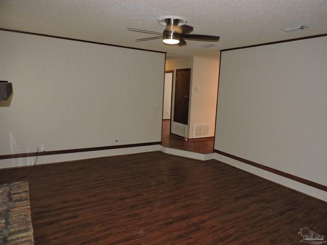 3480 Blueridge Dr, Pensacola, FL 32504