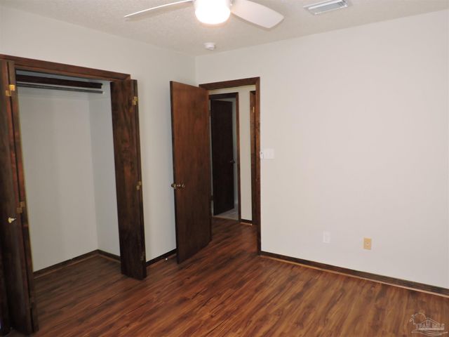 3480 Blueridge Dr, Pensacola, FL 32504