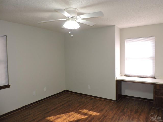 3480 Blueridge Dr, Pensacola, FL 32504