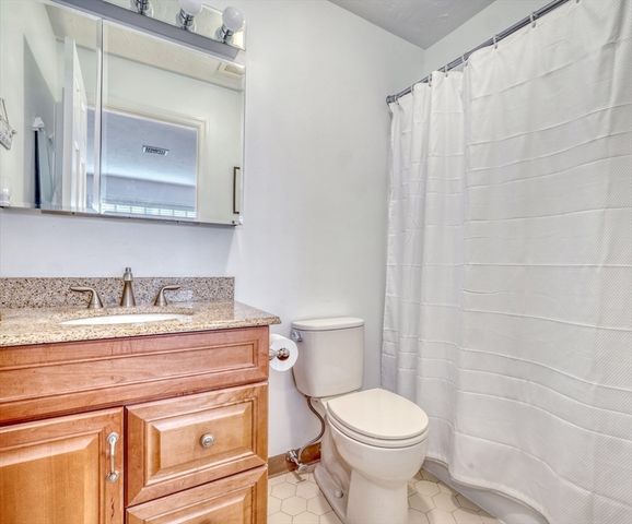 1206 Lagrange St 1206, Boston, MA 02467