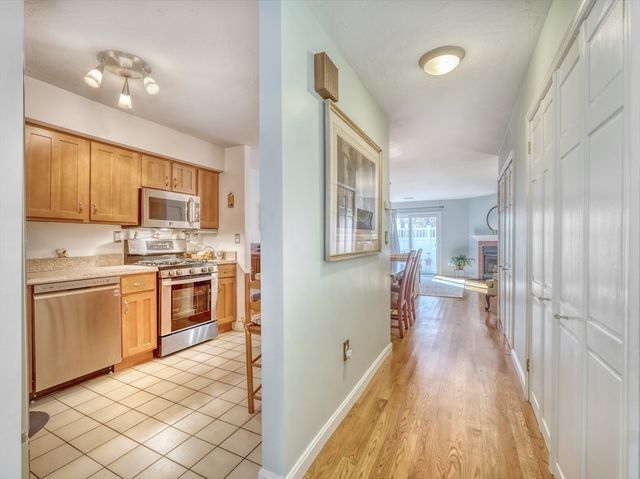 1206 Lagrange St 1206, Boston, MA 02467