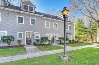 1206 Lagrange St 1206, Boston, MA 02467