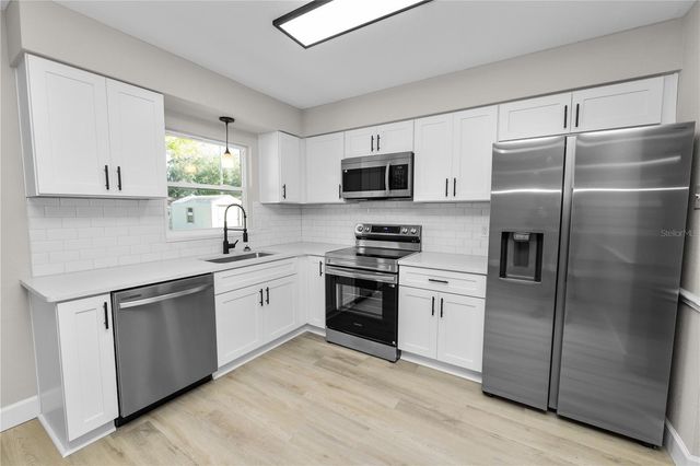 1208 BLAKE AVENUE, Auburndale, FL 33823