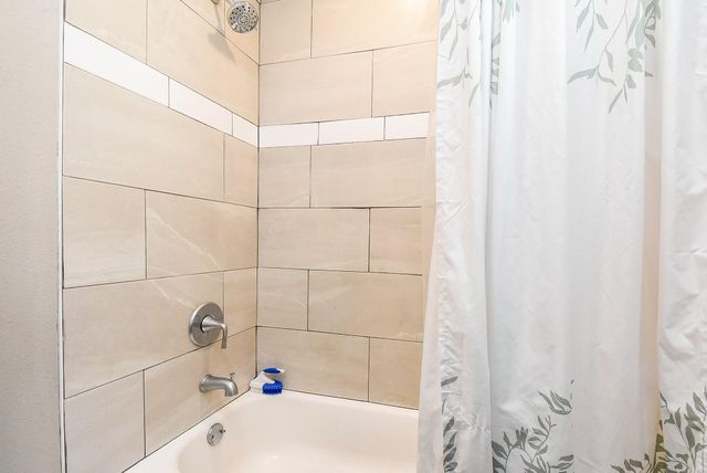 1303 W Ellaine Avenue, Pasadena, TX 77506