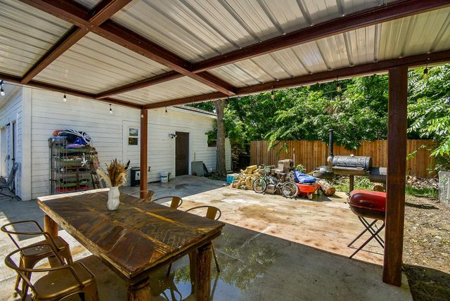1303 W Ellaine Avenue, Pasadena, TX 77506