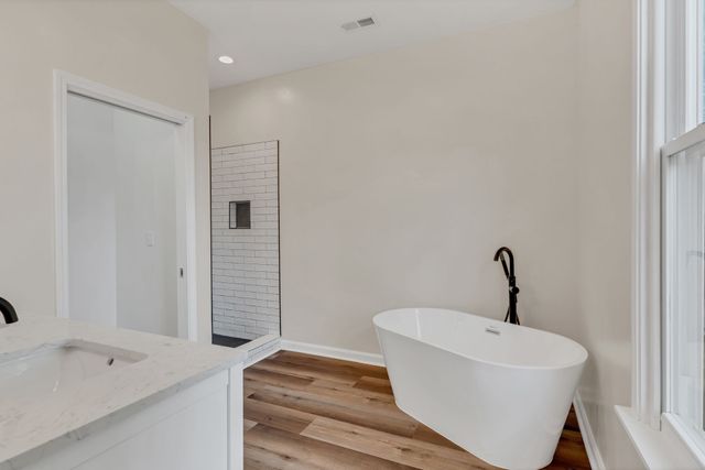 601 S Russell St, Portland, TN 37148