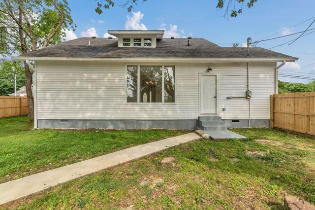 601 S Russell St, Portland, TN 37148