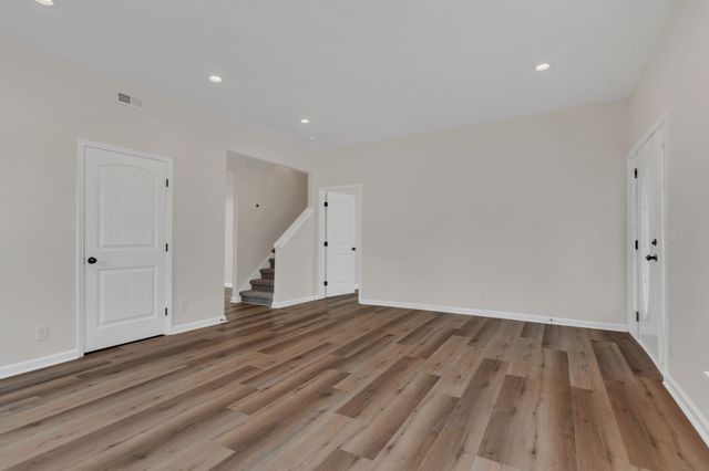 601 S Russell St, Portland, TN 37148