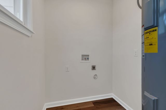 601 S Russell St, Portland, TN 37148