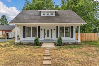 601 S Russell St, Portland, TN 37148