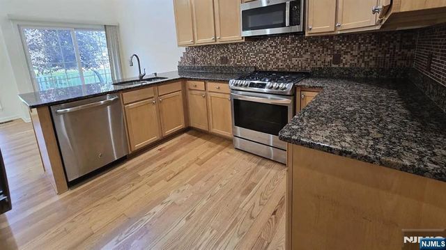 68 Buckthorn Court, Paramus, NJ 07652