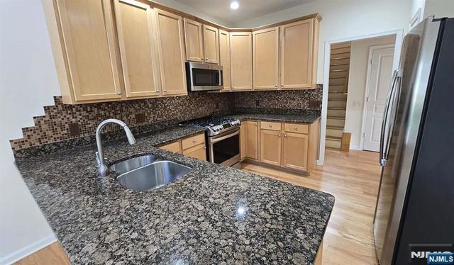 68 Buckthorn Court, Paramus, NJ 07652