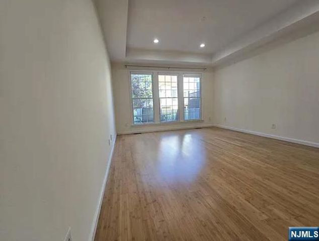68 Buckthorn Court, Paramus, NJ 07652