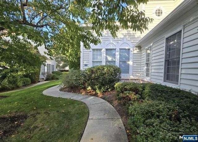 68 Buckthorn Court, Paramus, NJ 07652