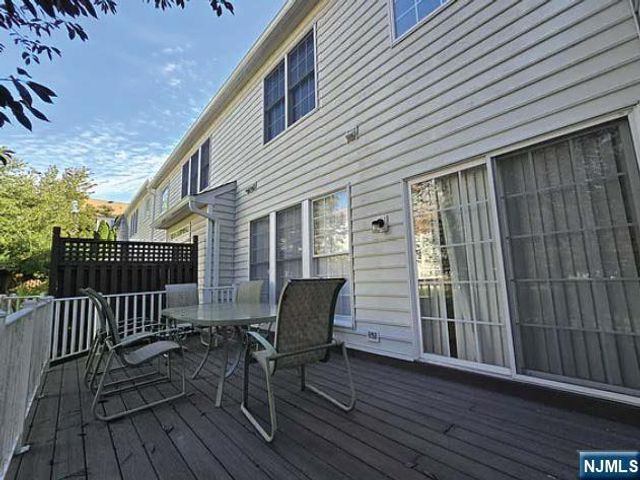 68 Buckthorn Court, Paramus, NJ 07652