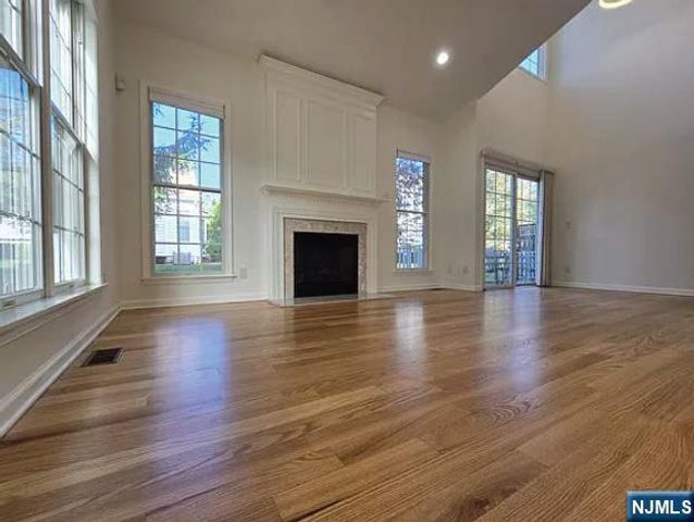 68 Buckthorn Court, Paramus, NJ 07652